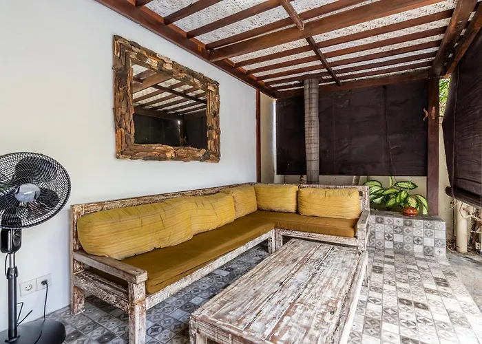 Mira Villa