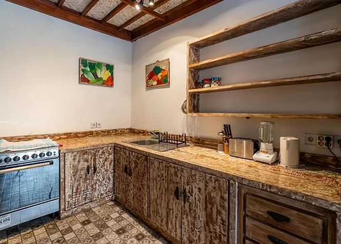 Mira Villa *