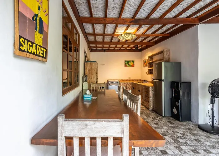 Mira Villa